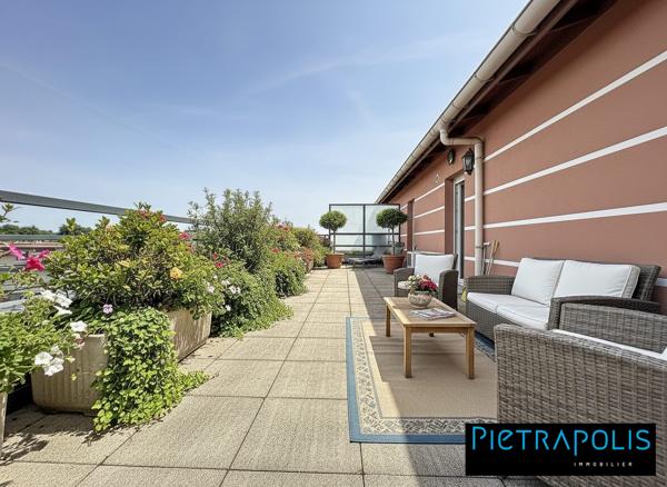 Appartement traversant de 117 m² avec terrasses – Dernier étage