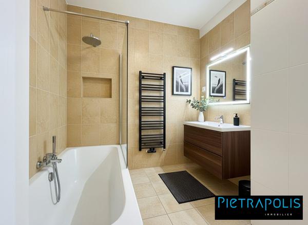 Appartement traversant de 117 m² avec terrasses – Dernier étage