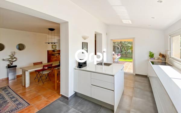 Maison à vendre    5 pièces •  Ceyreste