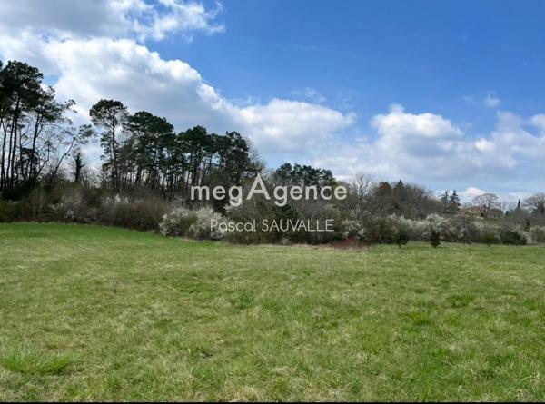 Terrain à MONTAGNAC-LA-CREMPSE, 24140 - 3221m²