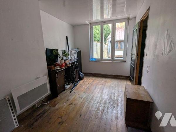 A VENDRE - Pas-de-Calais - ST POL / TERNOISE CENTRE-VILLE - MAISON DE VILLE 3 CHAMBRES AVEC COU...