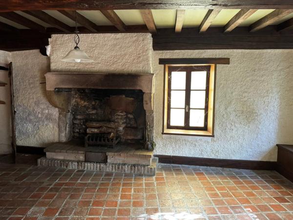 Maison en pierres avec charme et potentiel