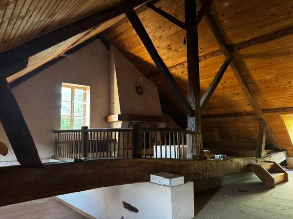 Maison en pierres avec charme et potentiel