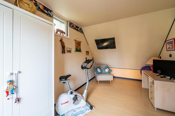 Meudon Bellevue, jolie maison d'architecte au calme avec beaux volumes, 5 chambres + studio..