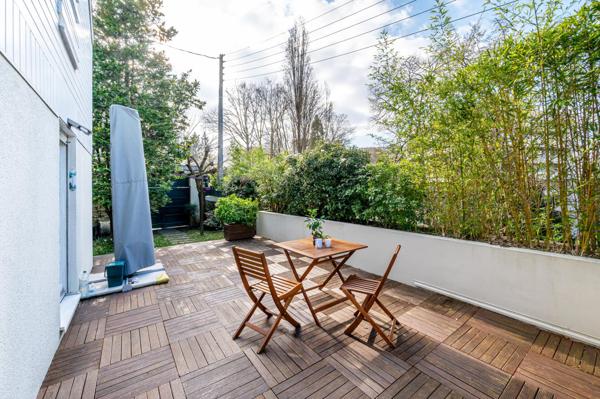 Meudon Bellevue, jolie maison d'architecte au calme avec beaux volumes, 5 chambres + studio..