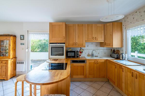 Meudon Bellevue, jolie maison d'architecte au calme avec beaux volumes, 5 chambres + studio..