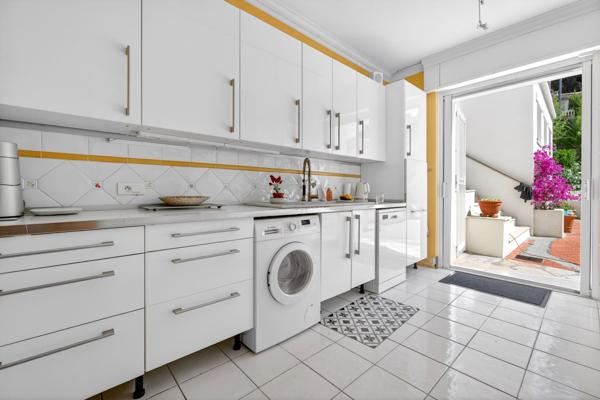Vente Villa de luxe Vallauris 6 Pièces 224 m²