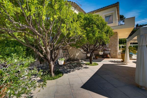Vente Villa de luxe Vallauris 6 Pièces 224 m²