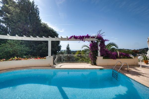 Vente Villa de luxe Vallauris 6 Pièces 224 m²