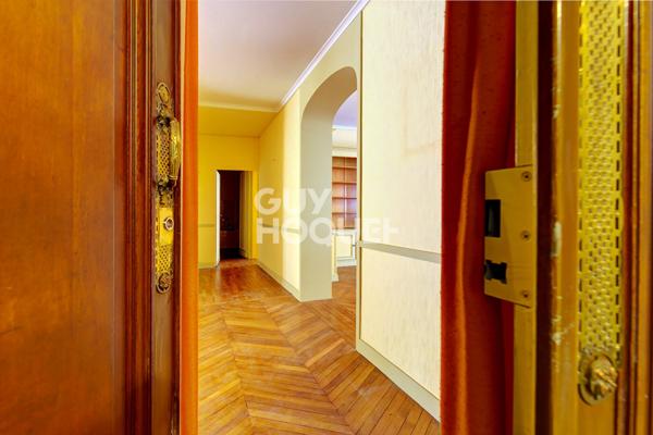 PARIS XVI, Passy, Jardin 2/3 ch, bel immeuble avec double chambre de service de 17m2