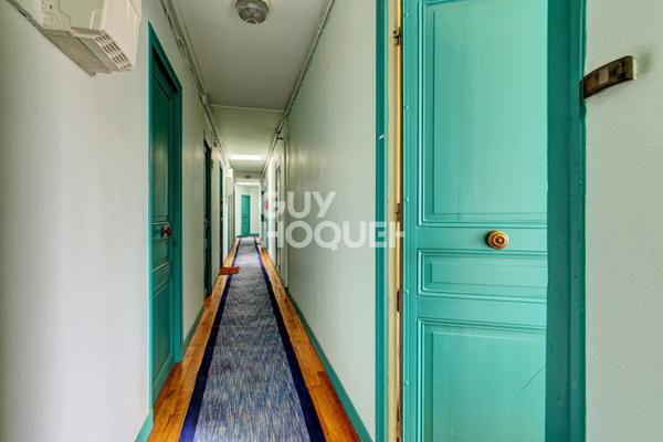 PARIS XVI, Passy, Jardin 2/3 ch, bel immeuble avec double chambre de service de 17m2