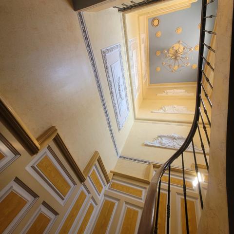 Marseille (13007) SECTEUR PRIVILEGIE 7ème BELLE MAISON DE MAITRE T4 + Grand T2 indépendant