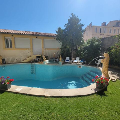 Marseille (13007) SECTEUR PRIVILEGIE 7ème BELLE MAISON DE MAITRE T4 + Grand T2 indépendant