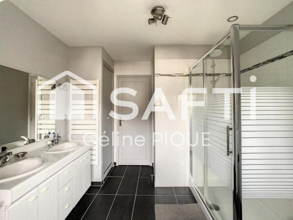 Maison de 9 pièces avec grand jardin, bois et rivière