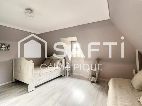 Maison de 9 pièces avec grand jardin, bois et rivière