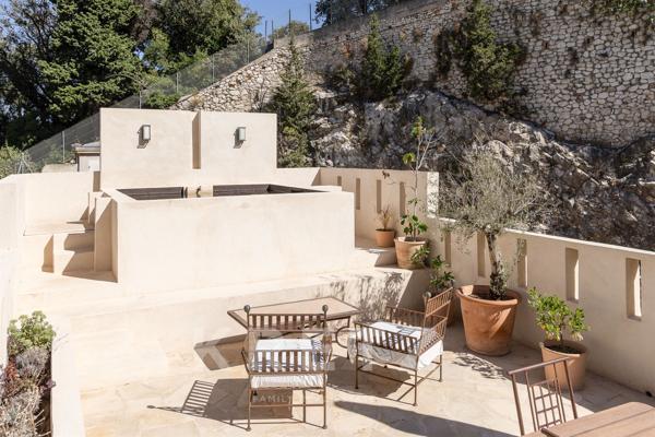 Appartement d'achitecte grande terrasse Saint Victor
