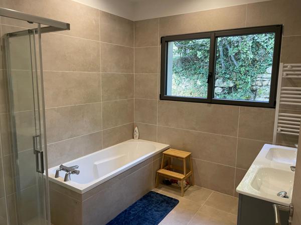 Maison de type 5 récente de 127m² avec garage indépendant