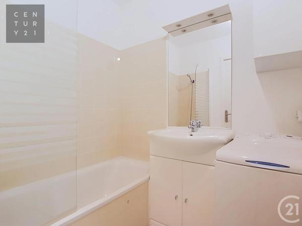 Appartement F3 à vendre  3 pièces - 65,07 m 2   TROYES  - 10