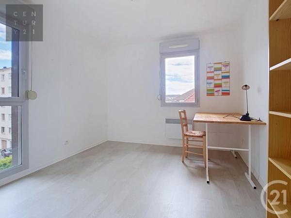 Appartement F3 à vendre  3 pièces - 65,07 m 2   TROYES  - 10