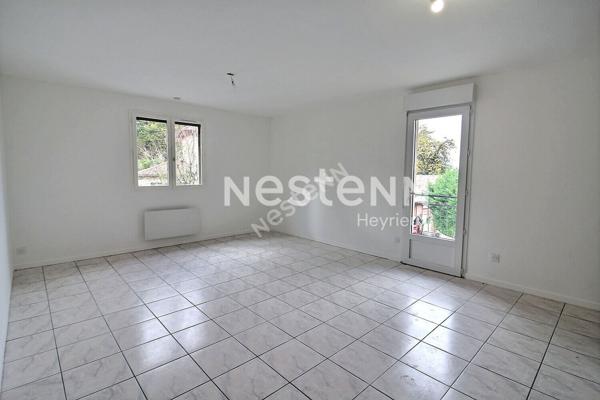 HEYRIEUX - Appt T2 - Balcon - Place de stationnement