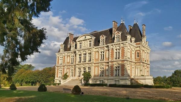 Magnifique château du XIXe siècle à vendre en Maine-et-Loire