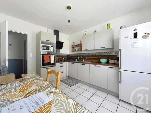 Appartement F4 à vendre  4 pièces - 80 m 2   TROYES  - 10