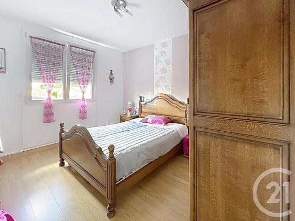 Appartement F4 à vendre  4 pièces - 80 m 2   TROYES  - 10