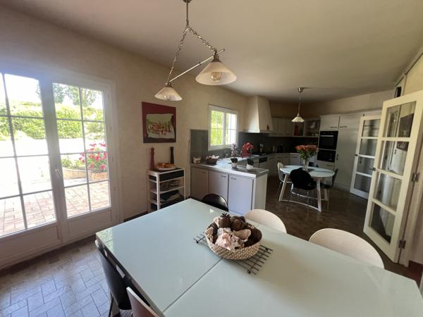 PROPRIÉTÉ DE CARACTERE 275 m² - 5 CHAMBRES - PISCINE