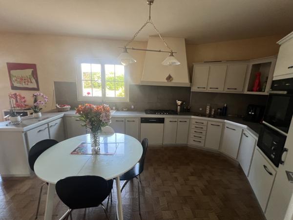 PROPRIÉTÉ DE CARACTERE 275 m² - 5 CHAMBRES - PISCINE