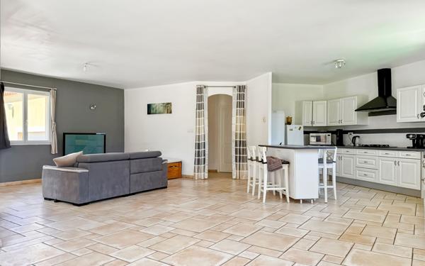 Maison à vendre    7 pièces •  Saint-Étienne-de-Tulmont