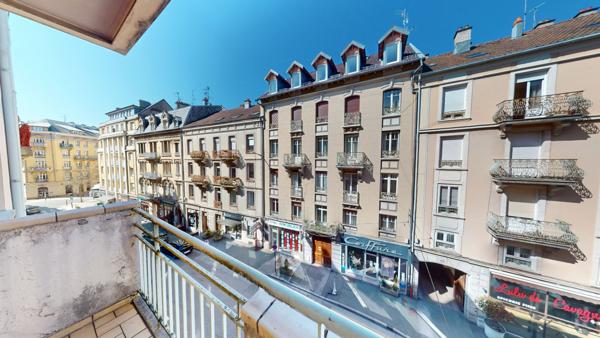 Appartement de 80m2 avec balcon en hyper centre