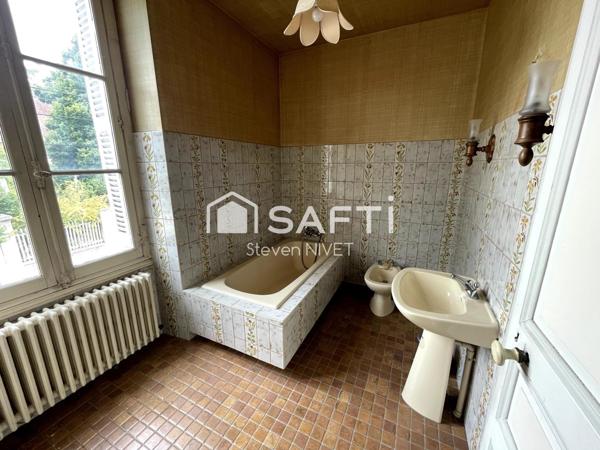 Maison de maître de 200 m² à Clion