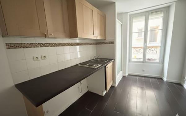 Appartement à vendre    1 pièce • 9,02 m2 Paris 18