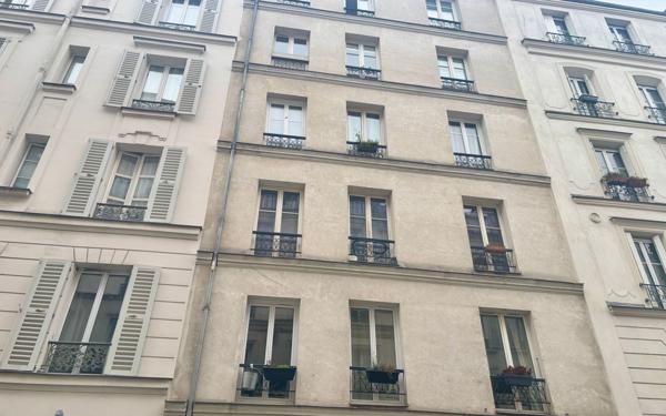 Appartement à vendre    1 pièce • 9,02 m2 Paris 18