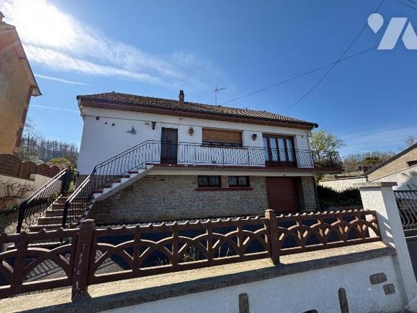 Pavillon individuel située sur la commune de Donchery composé comme suit:

- au rez-de-chauss...