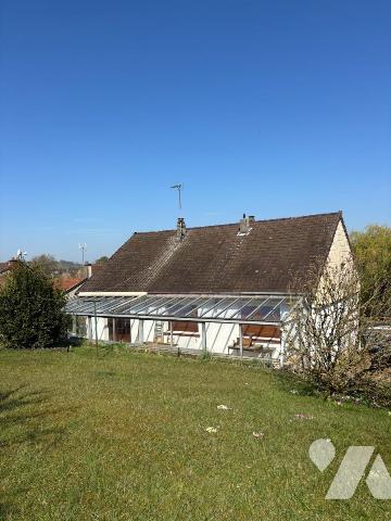 Pavillon individuel située sur la commune de Donchery composé comme suit:

- au rez-de-chauss...