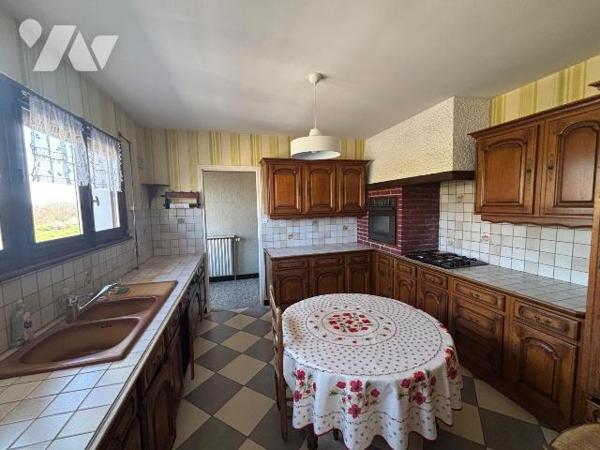 Pavillon individuel située sur la commune de Donchery composé comme suit:

- au rez-de-chauss...