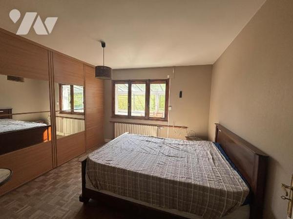 Pavillon individuel située sur la commune de Donchery composé comme suit:

- au rez-de-chauss...