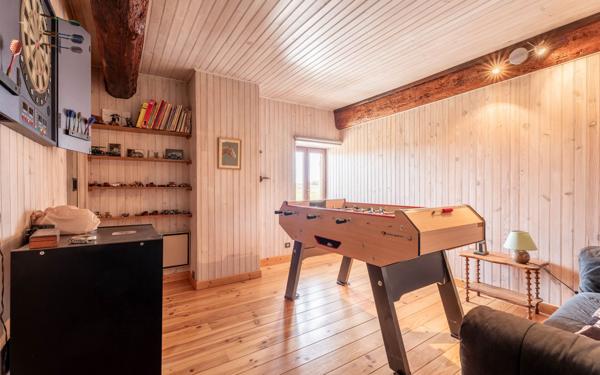 Maison à vendre    7 pièces • 193,14 m2 Saint-Germain-sur-l'Arbresle