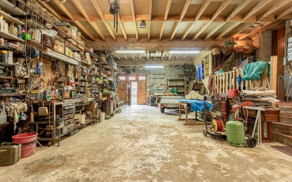 Maison à vendre    7 pièces • 193,14 m2 Saint-Germain-sur-l'Arbresle