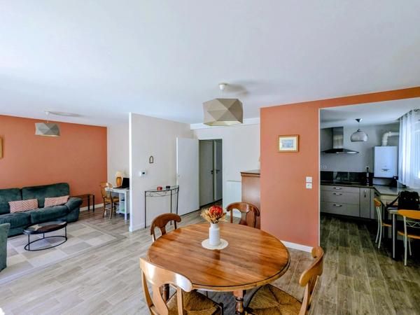 ORVAULT BOURG – APPARTEMENT T4 LUMINEUX – PIÈCE DE VIE 40 M² – TERRASSE 11 M² EXPOSÉE SUD – RÉSIDENCE 2016 – 2 STATIONNEMENTS - 44700 Orvault - Réf 295
