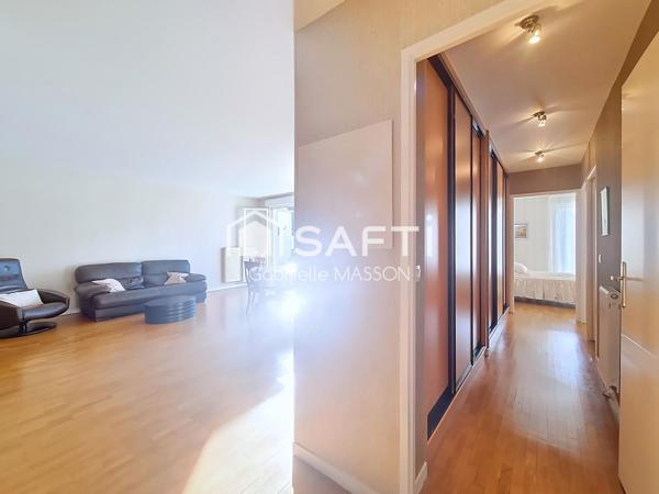 Rue DANTON - Bel appartement avec 2 balcons et double parking