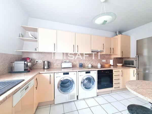 Rue DANTON - Bel appartement avec 2 balcons et double parking