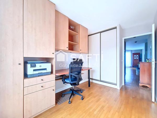 Rue DANTON - Bel appartement avec 2 balcons et double parking