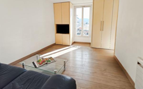 Appartement à vendre    2 pièces • 45 m2 Nice