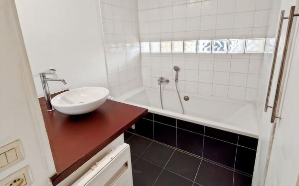 Appartement à vendre    2 pièces • 45 m2 Nice