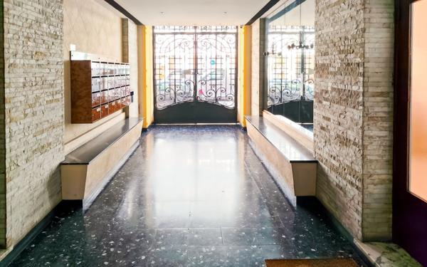 Appartement à vendre    2 pièces • 45 m2 Nice
