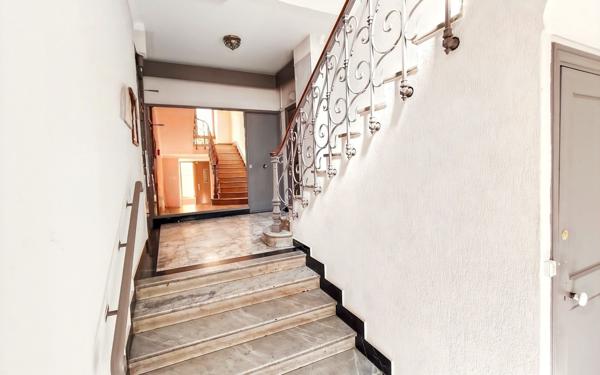 Appartement à vendre    2 pièces • 45 m2 Nice