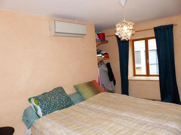 Jolie maison en pierre de 159 m² à Saint-Julien Chapteuil