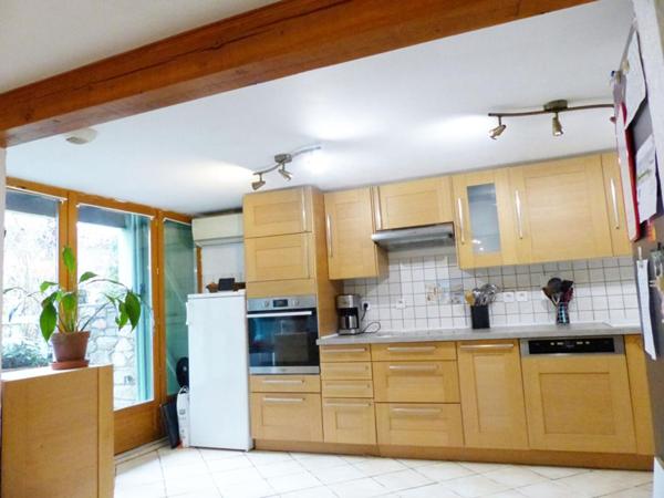 Jolie maison en pierre de 159 m² à Saint-Julien Chapteuil